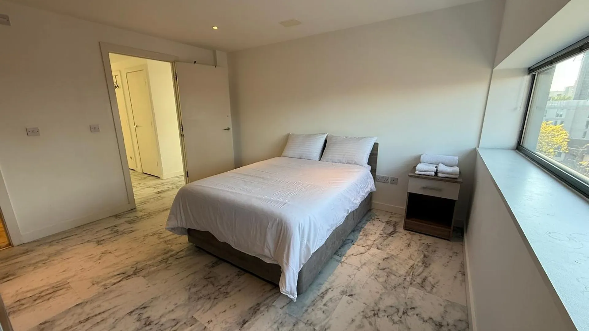 ***** Hotel Entire Flat With 2X Bedrooms, 2X Bathrooms And A Big Living Room In The Olympic Park And Westfield At Stratford London United Kingdom