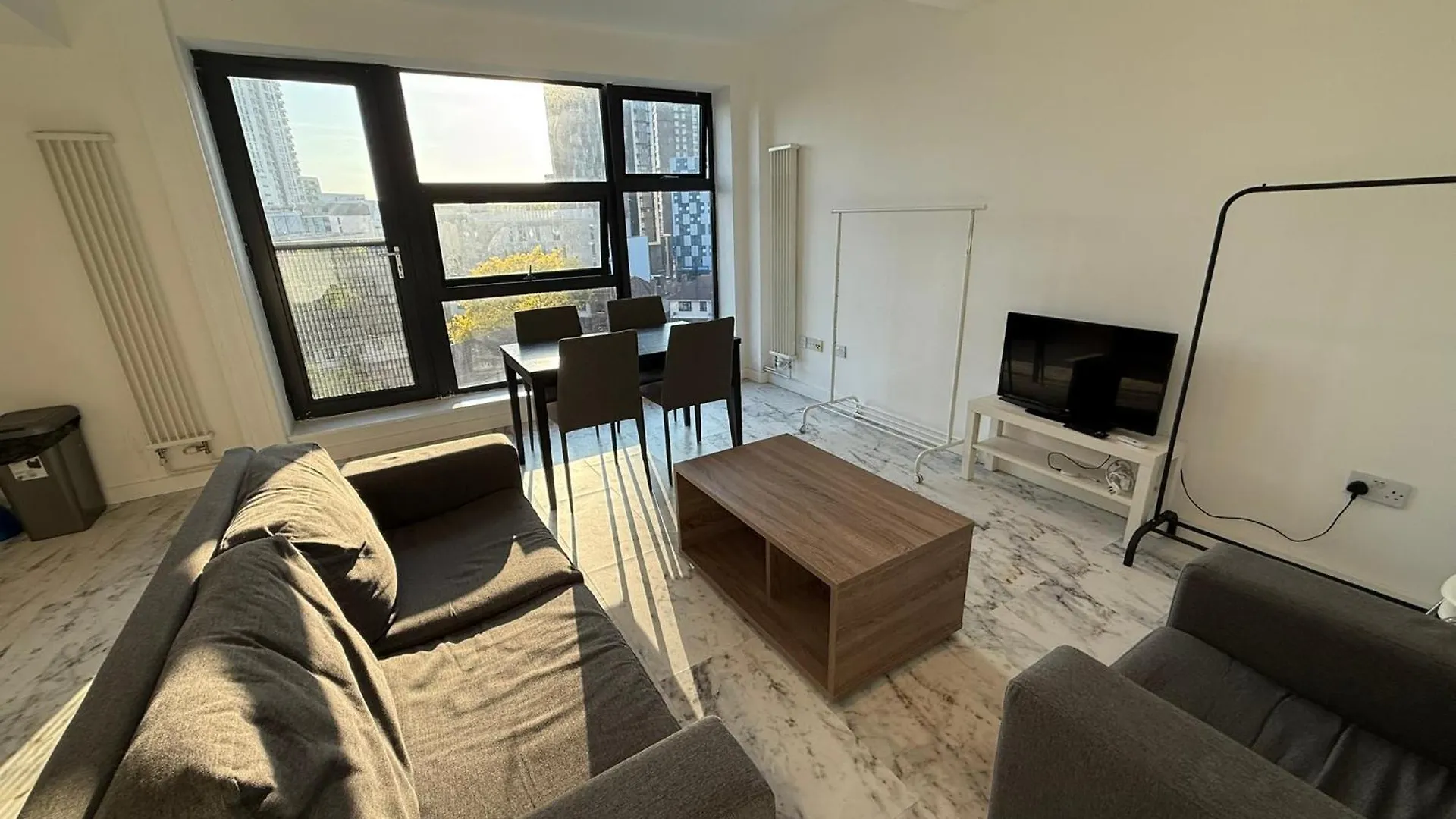 Entire Flat With 2X Bedrooms, 2X Bathrooms And A Big Living Room In The Olympic Park And Westfield At Stratford London Hotel