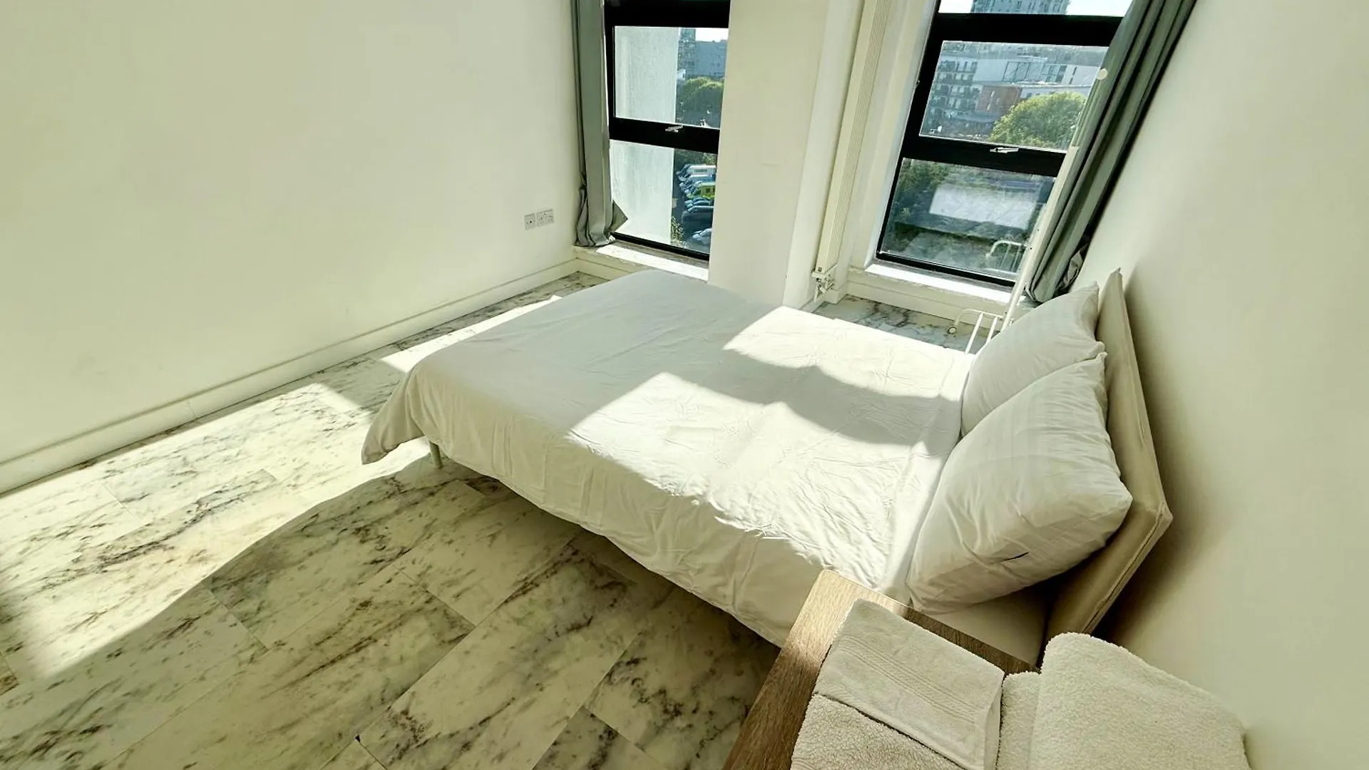 ***** Hotel Entire Flat With 2X Bedrooms, 2X Bathrooms And A Big Living Room In The Olympic Park And Westfield At Stratford London United Kingdom