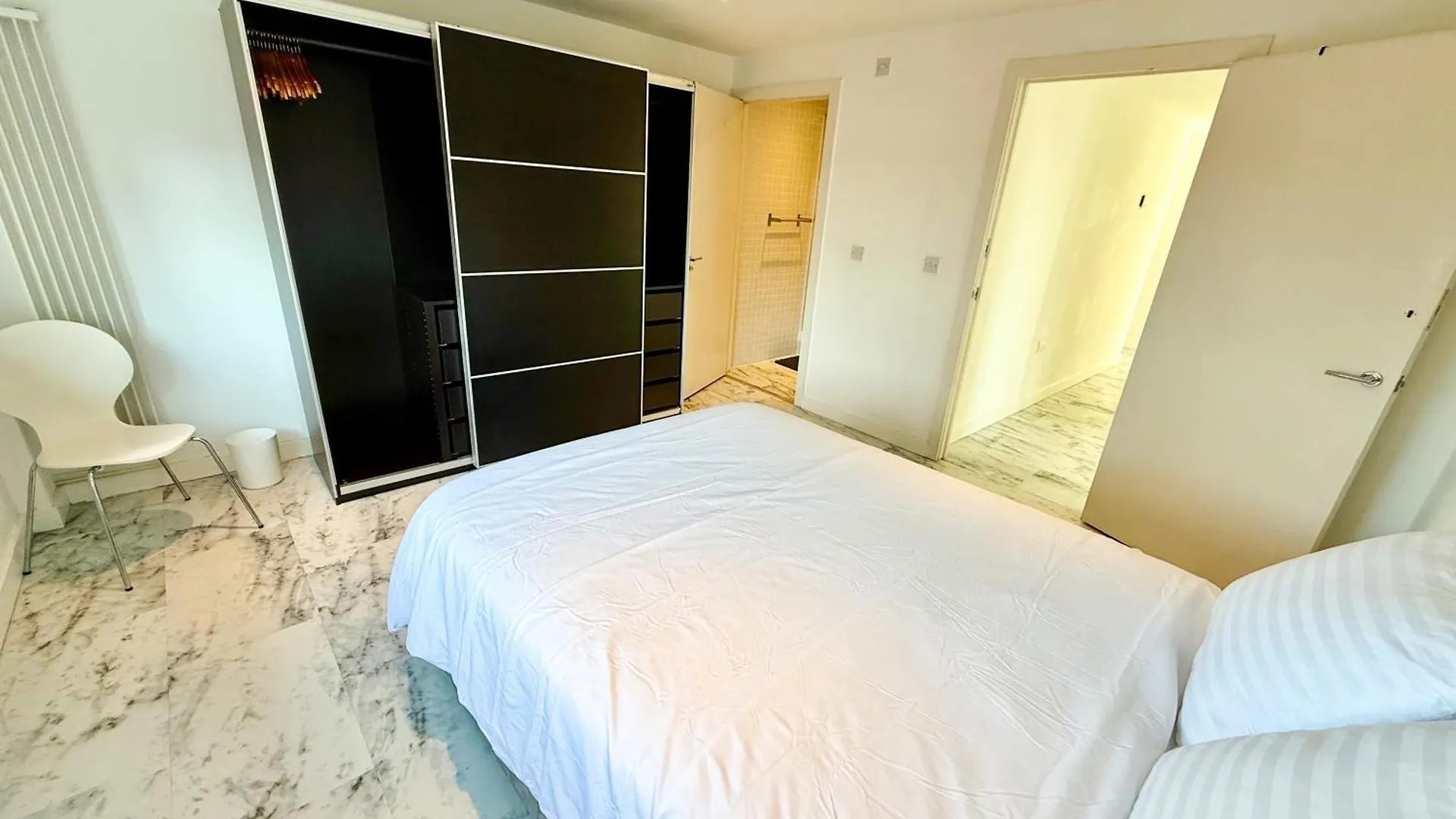 Entire Flat With 2X Bedrooms, 2X Bathrooms And A Big Living Room In The Olympic Park And Westfield At Stratford London 5*,  United Kingdom