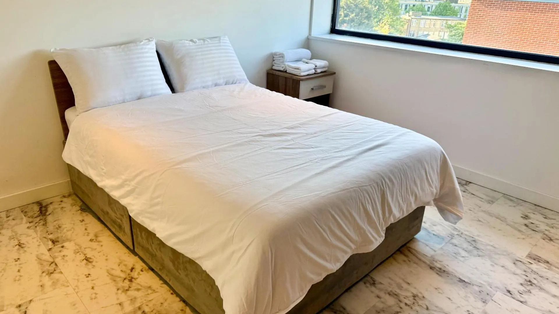 Entire Flat With 2X Bedrooms, 2X Bathrooms And A Big Living Room In The Olympic Park And Westfield At Stratford London 5*,