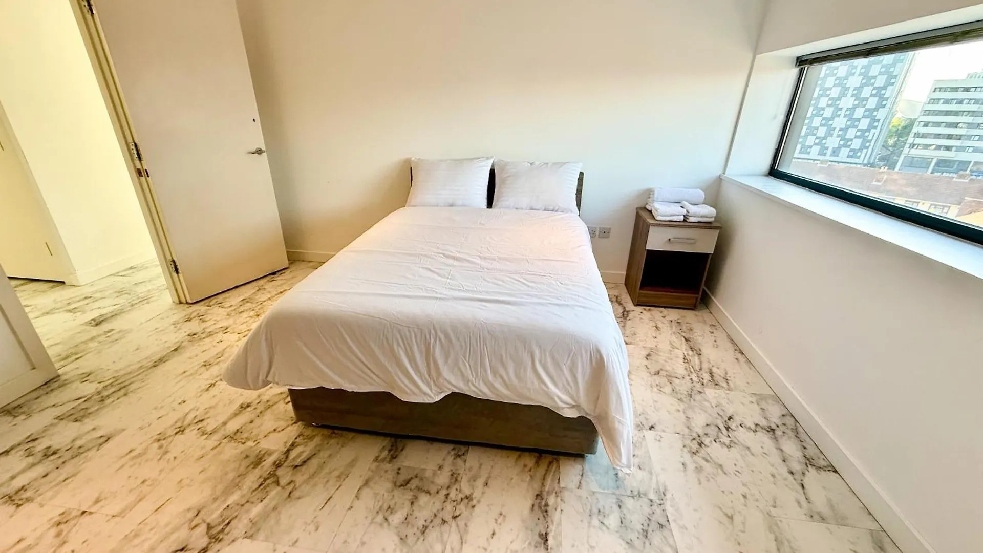 Hotel Entire Flat With 2X Bedrooms, 2X Bathrooms And A Big Living Room In The Olympic Park And Westfield At Stratford London