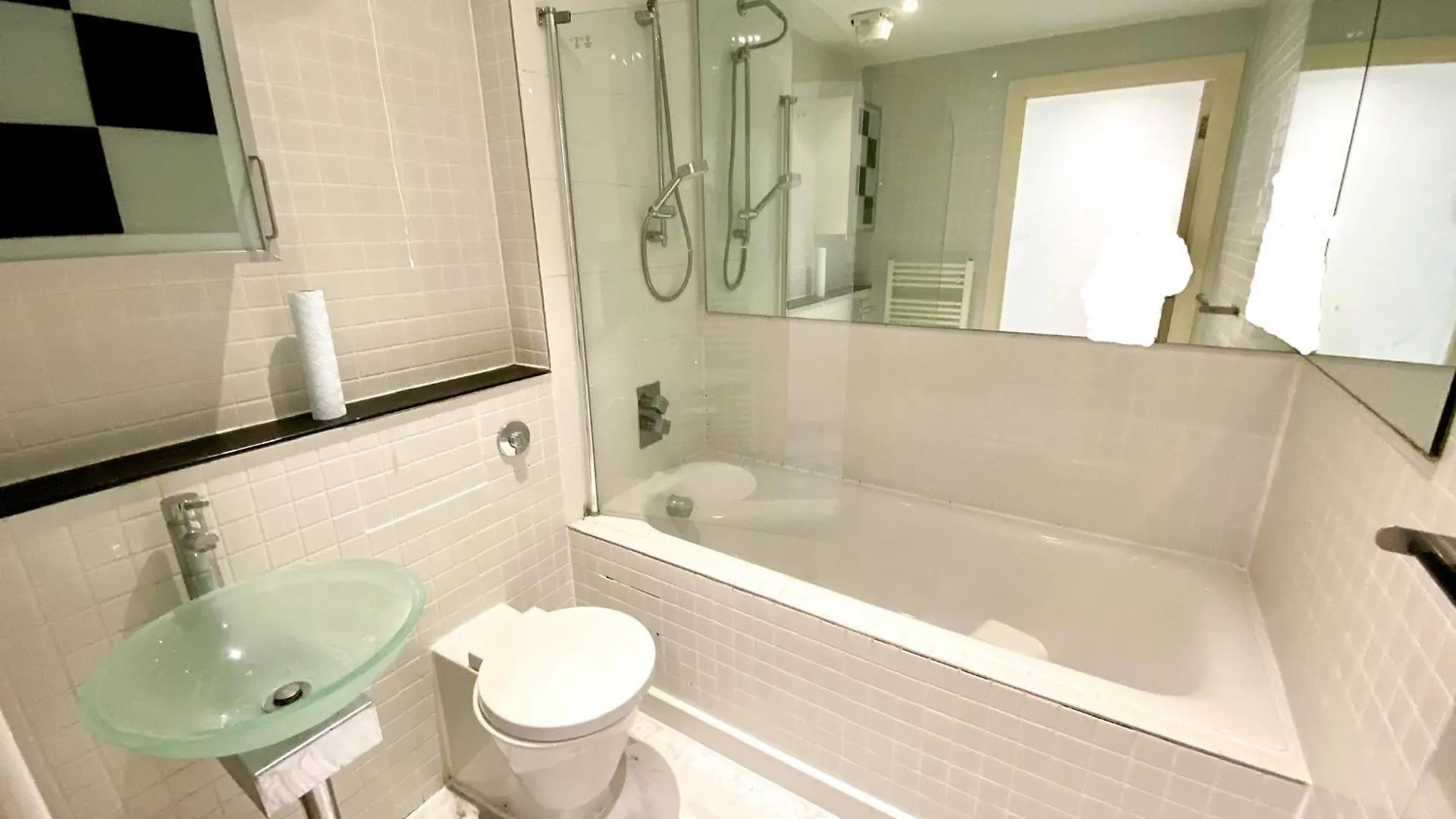 Entire Flat With 2X Bedrooms, 2X Bathrooms And A Big Living Room In The Olympic Park And Westfield At Stratford London United Kingdom