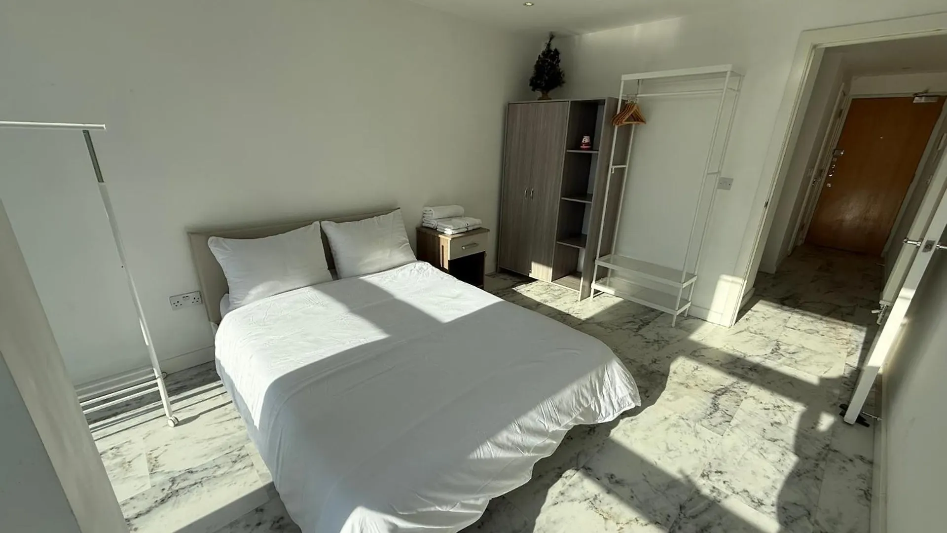 Hotel Entire Flat With 2X Bedrooms, 2X Bathrooms And A Big Living Room In The Olympic Park And Westfield At Stratford London