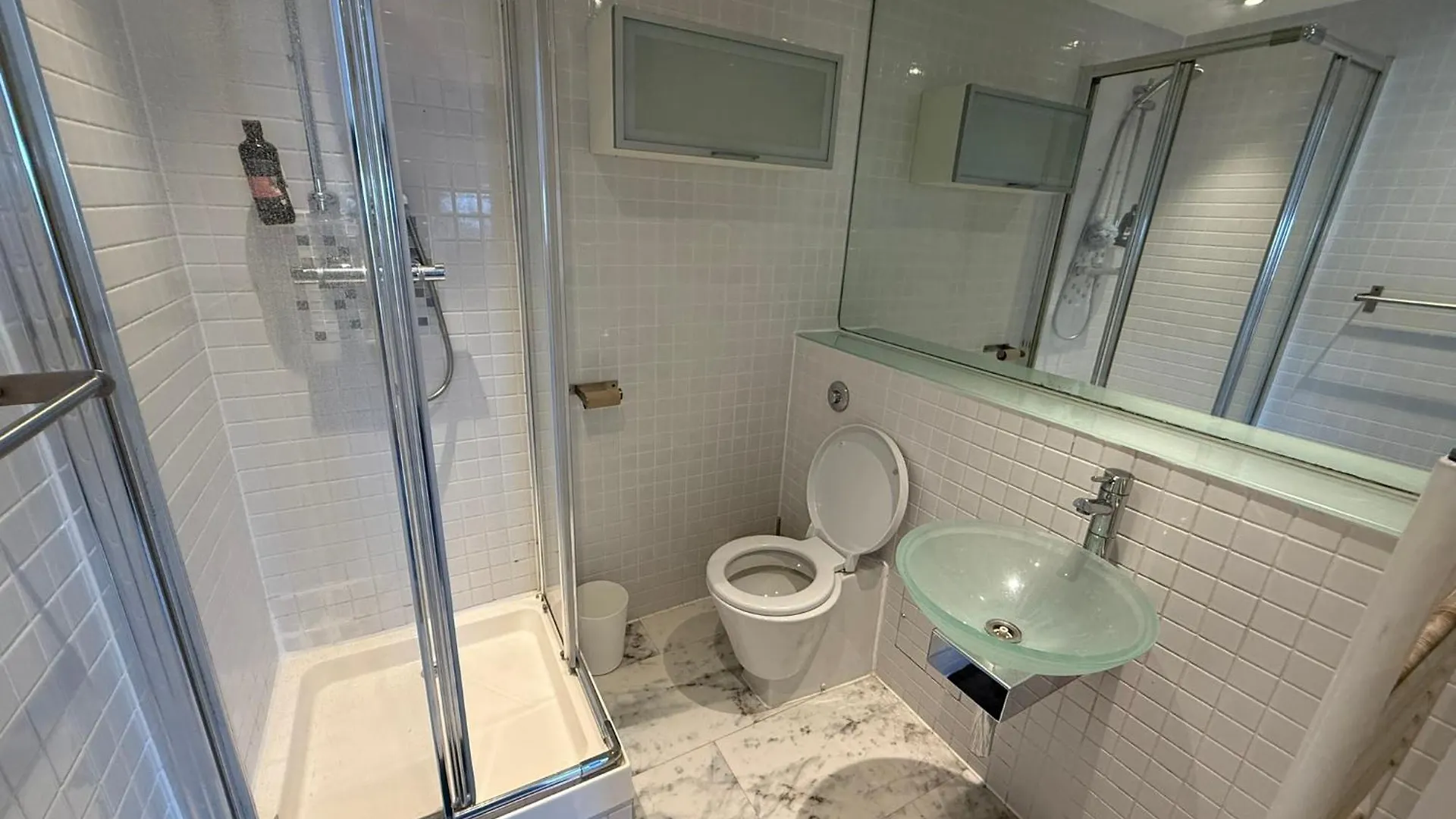 ***** Hotel Entire Flat With 2X Bedrooms, 2X Bathrooms And A Big Living Room In The Olympic Park And Westfield At Stratford London United Kingdom