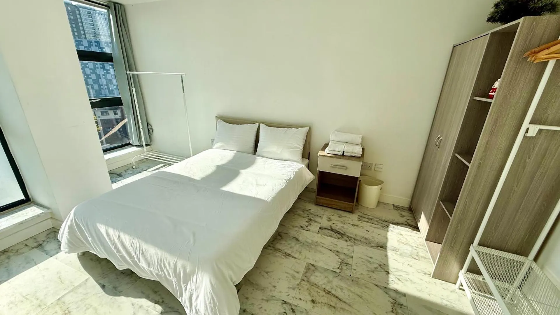 Entire Flat With 2X Bedrooms, 2X Bathrooms And A Big Living Room In The Olympic Park And Westfield At Stratford London Hotel
