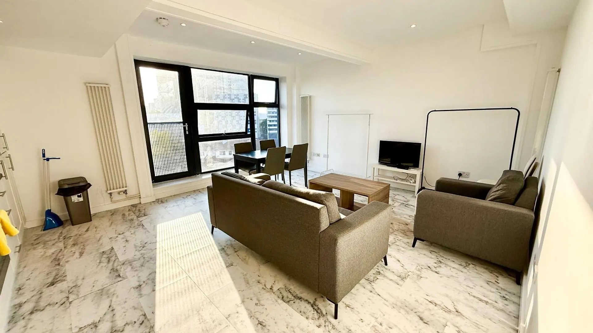 Hotel Entire Flat With 2X Bedrooms, 2X Bathrooms And A Big Living Room In The Olympic Park And Westfield At Stratford London