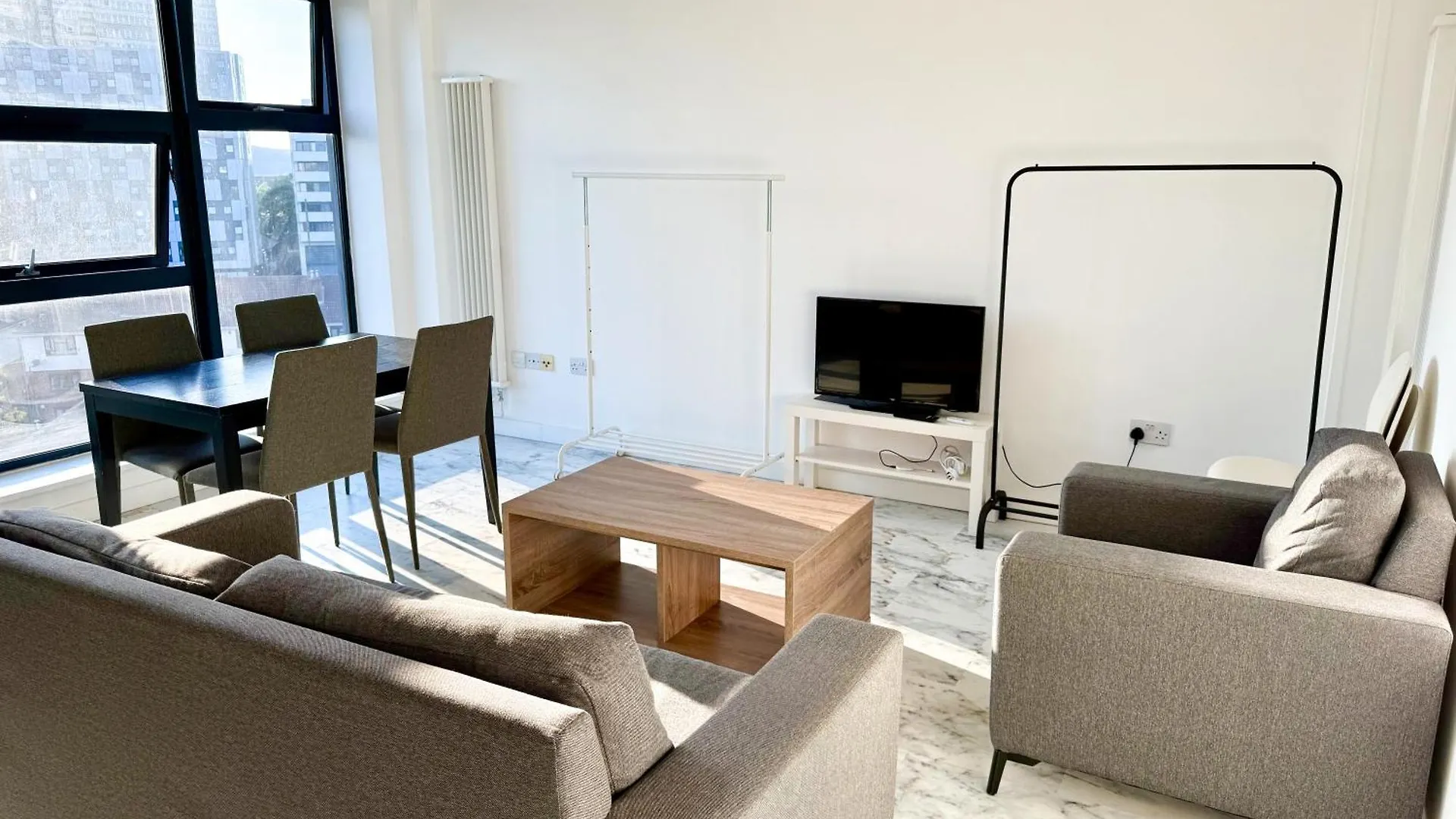 Hotel Entire Flat With 2X Bedrooms, 2X Bathrooms And A Big Living Room In The Olympic Park And Westfield At Stratford London