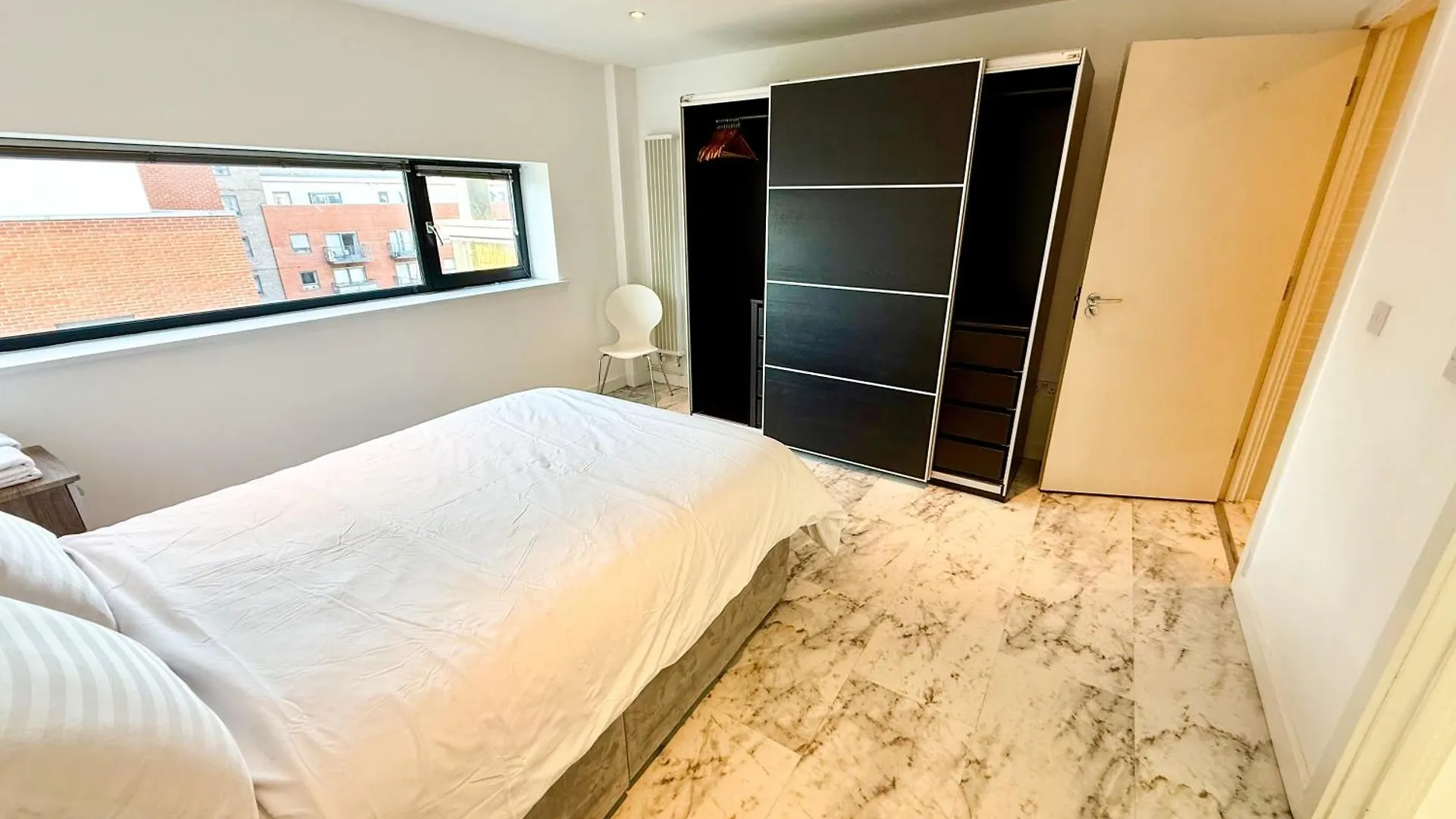 Entire Flat With 2X Bedrooms, 2X Bathrooms And A Big Living Room In The Olympic Park And Westfield At Stratford London