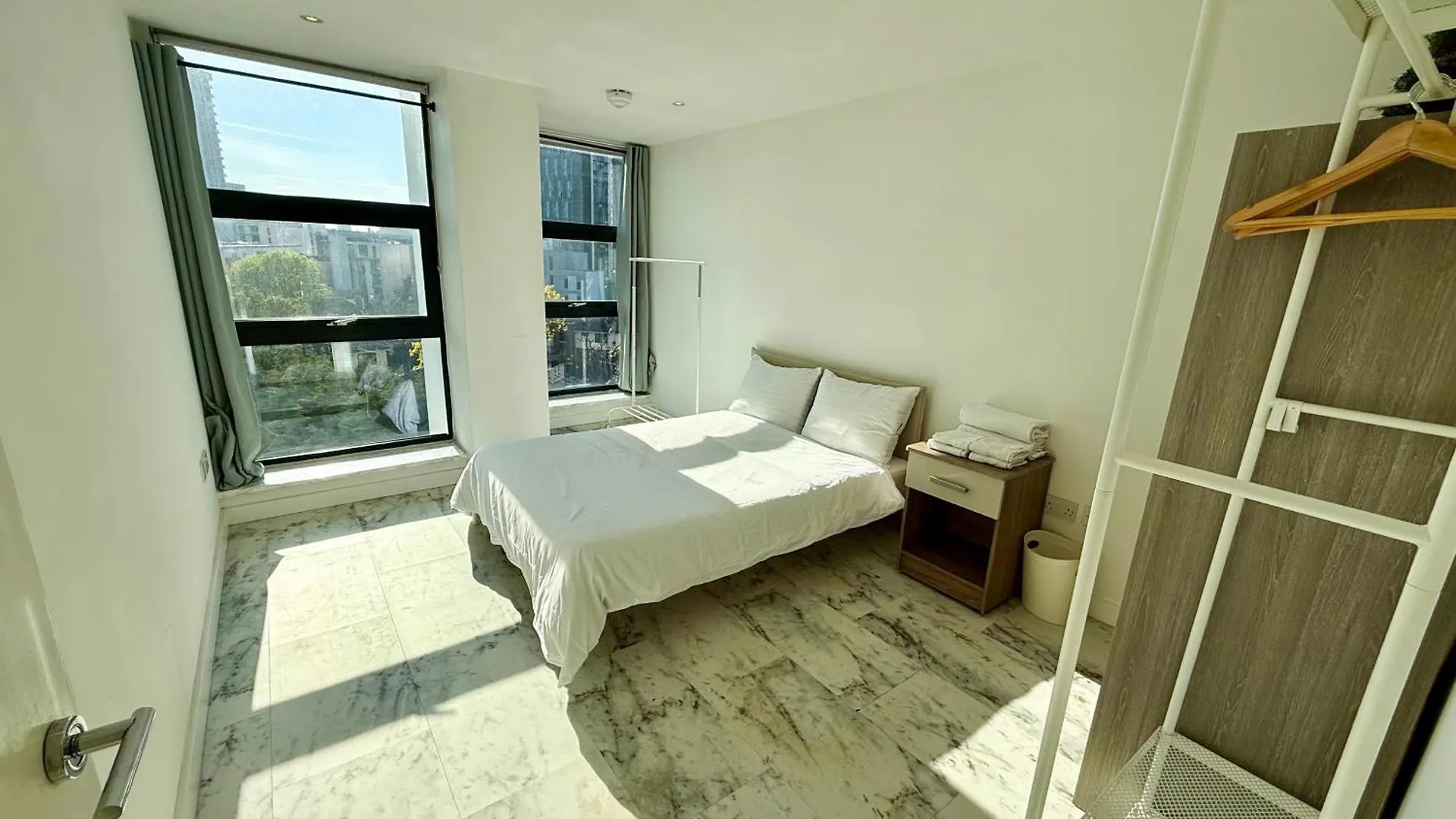 Hotel Entire Flat With 2X Bedrooms, 2X Bathrooms And A Big Living Room In The Olympic Park And Westfield At Stratford London